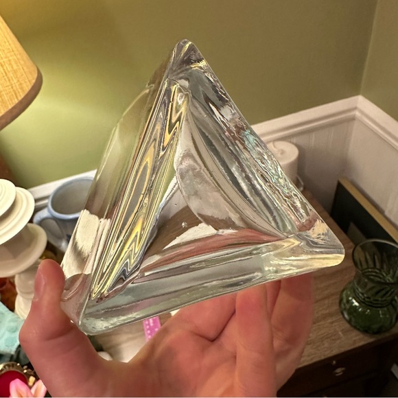 Heavy Bottom Triangle Vase - Picture 6 of 7